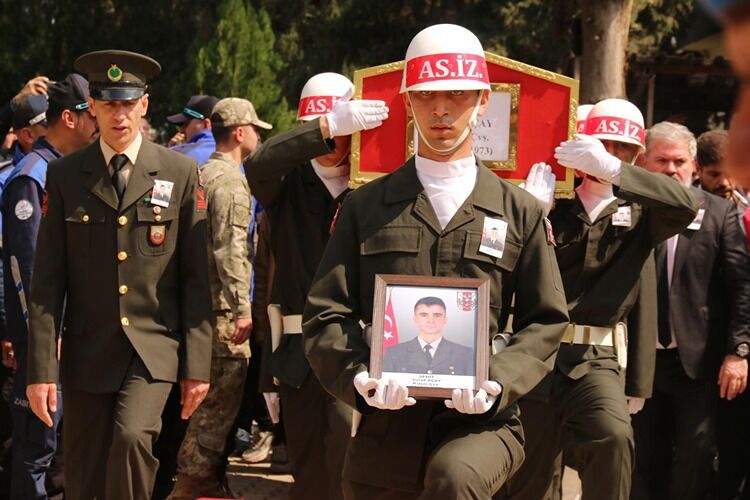 Şehit Piyade Uzman Çavuş Yusuf Açay'ın cenazesi memleketi Hatay'da defnedildi-1