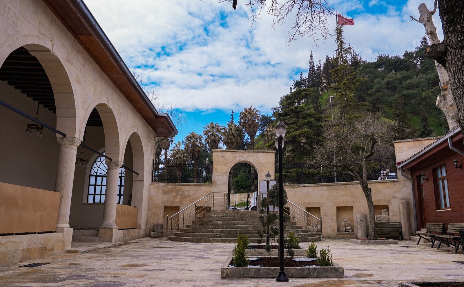Kahramanmaraş’ta asırlık Boğazkesen Camii yeniden ibadete açıldı-1