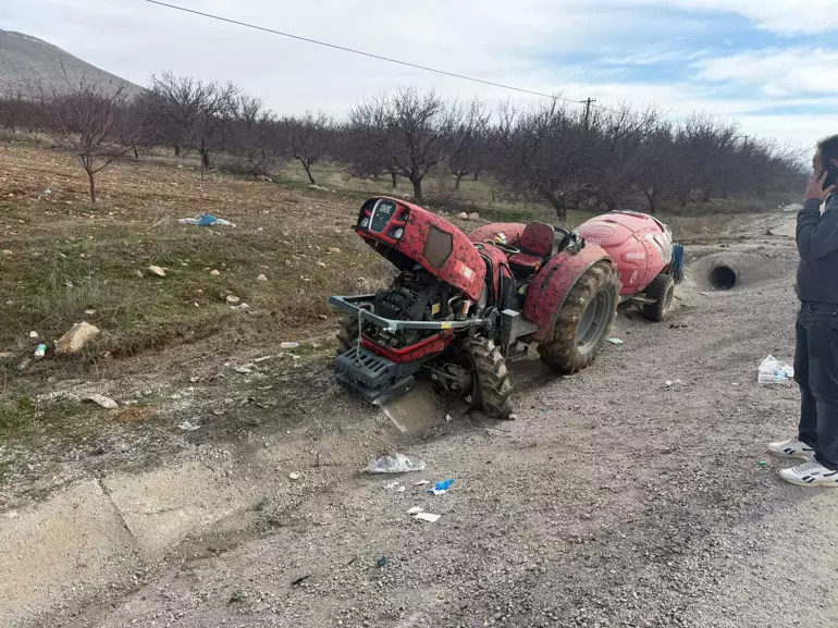 Malatya’da traktör devrildi: 2 yaralı