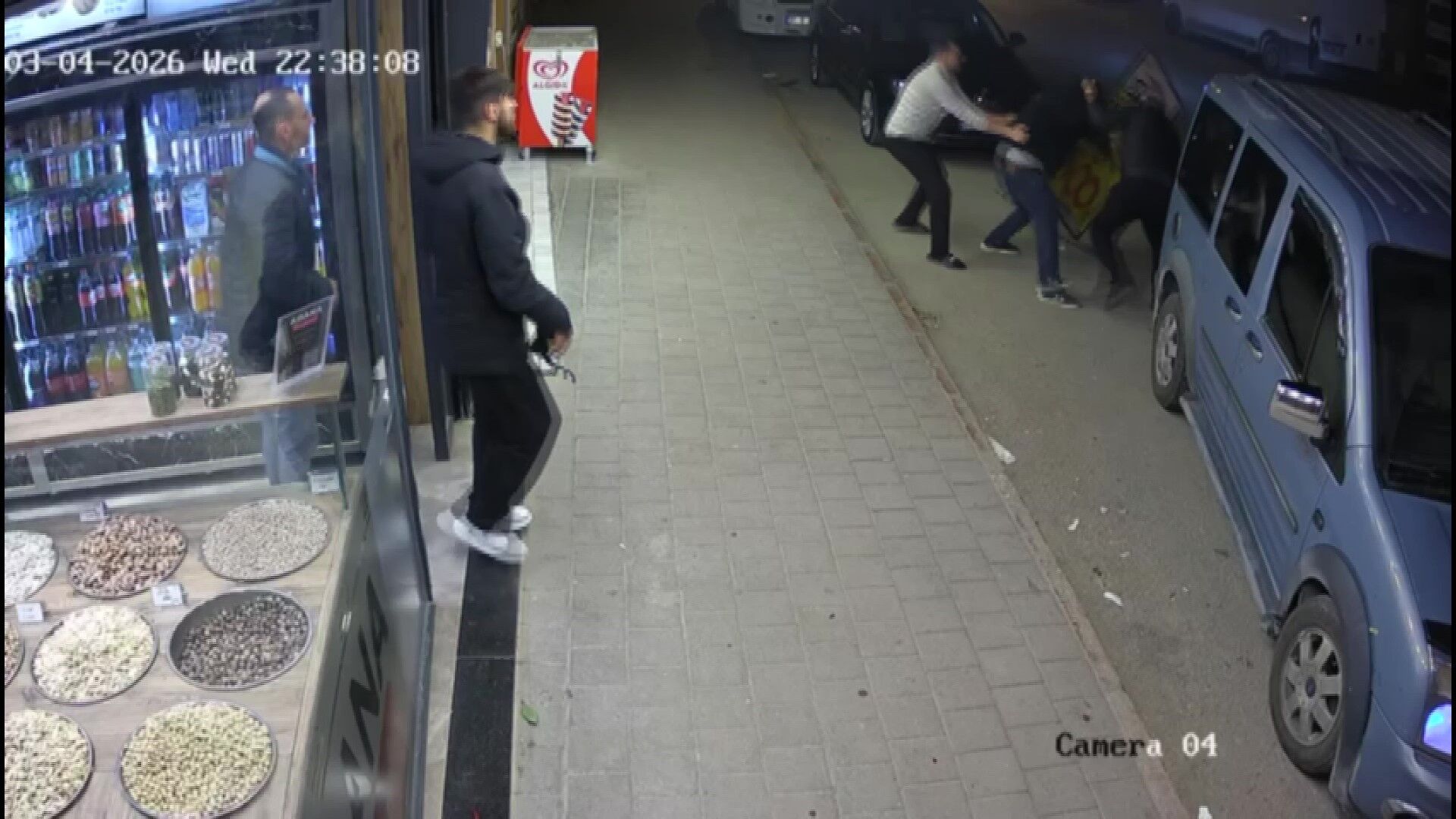 Adana’da Alacak Verecek Tartışması Kavgaya Dönüştü Kardeşler Sokak Ortasında Birbirine Girdi (1)