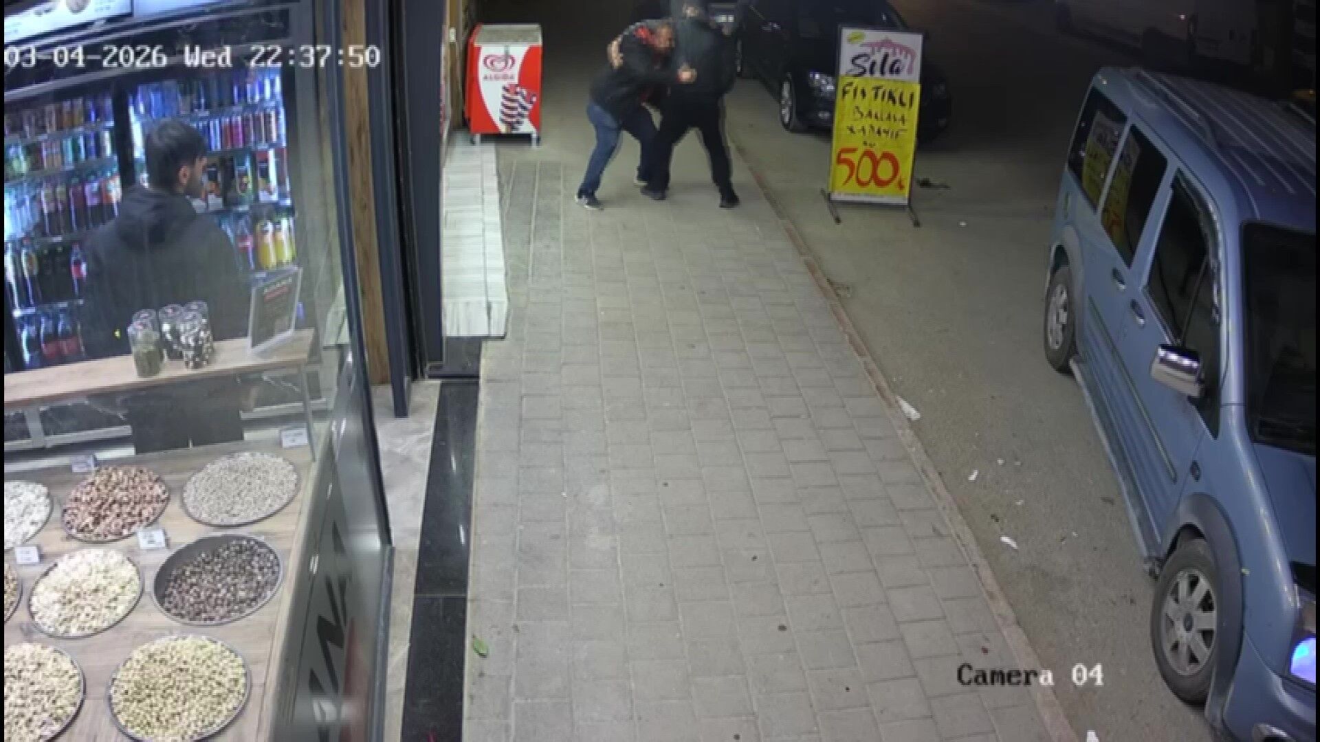 Adana’da Alacak Verecek Tartışması Kavgaya Dönüştü Kardeşler Sokak Ortasında Birbirine Girdi (2)