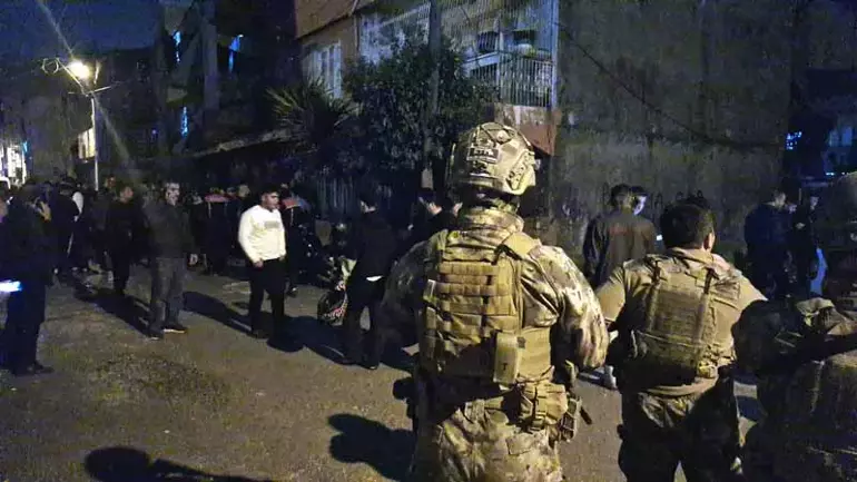 Adana’da Bir Evin Damında Patlama 1 Ölü, 1 Yaralı (3)