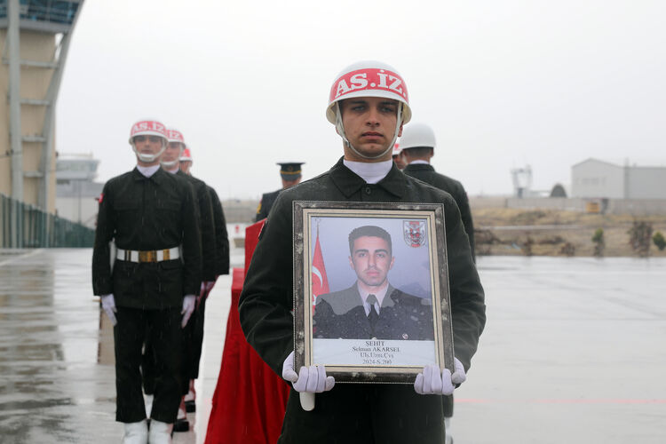 Ağrı'da Askeri Araç Kazasında Şehit Olan Uzman Çavuş Akarsel Için Tören Düzenlendi (1)