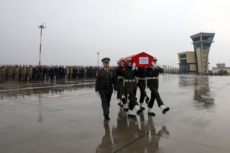 Ağrı'da Askeri Araç Kazasında Şehit Olan Uzman Çavuş Akarsel Için Tören Düzenlendi (2)