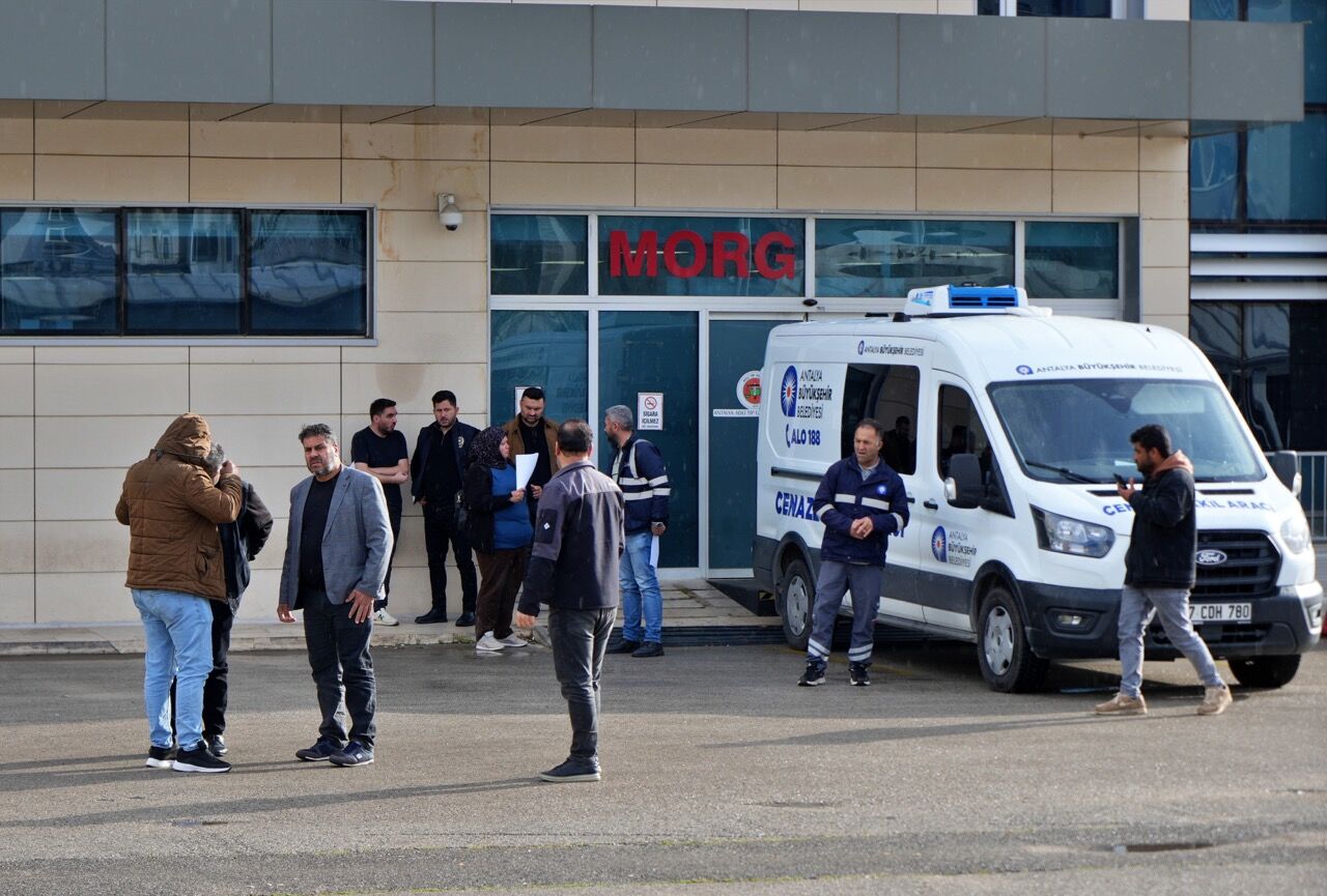 Antalya'da Aylık Hamile Anne Ve 5 Çocuğu Hayatını Kaybettibüyük Aw667779 07