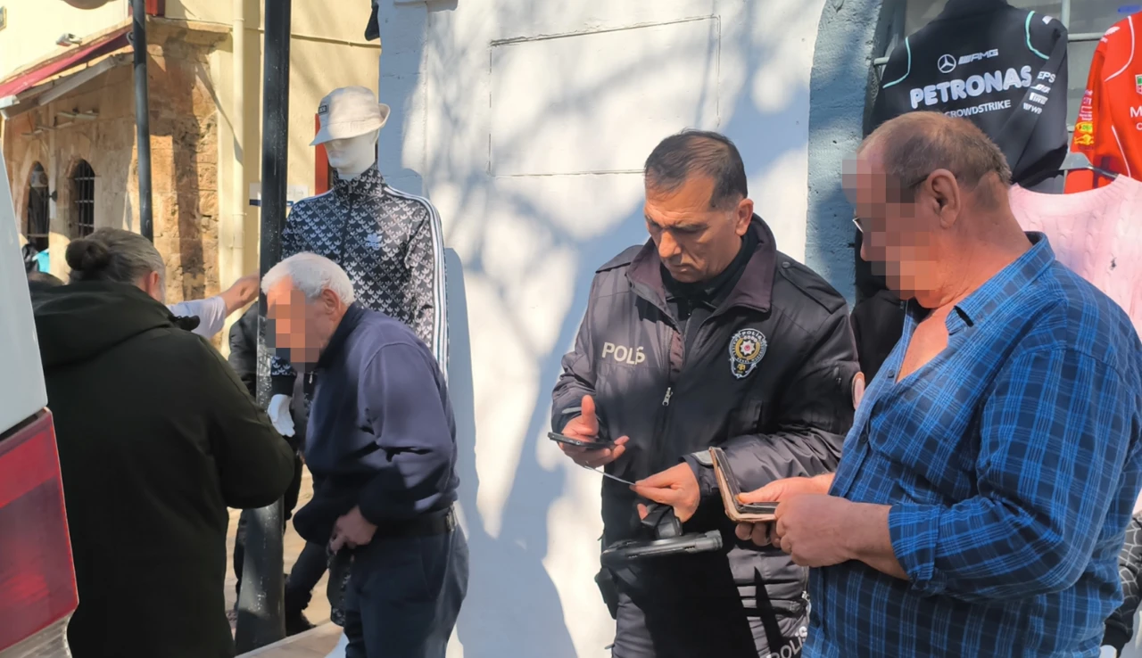 Antalya’da “Neden Video Çekiyorsun” Kavgası Kanlı Bitti 3 Yaralı (7)