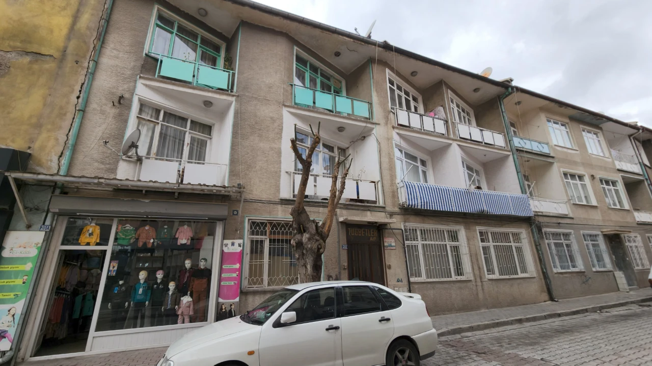 Babasını Boğdu, Cenazesiyle Aynı Evde Kaldı! Şüpheli Yakalandı (4)