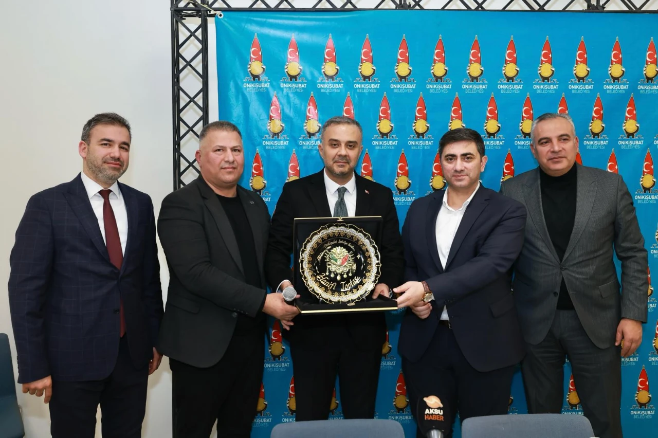 Başkan Toptaş Muhtarlarla Iftar Sofrasında Buluştu (10)