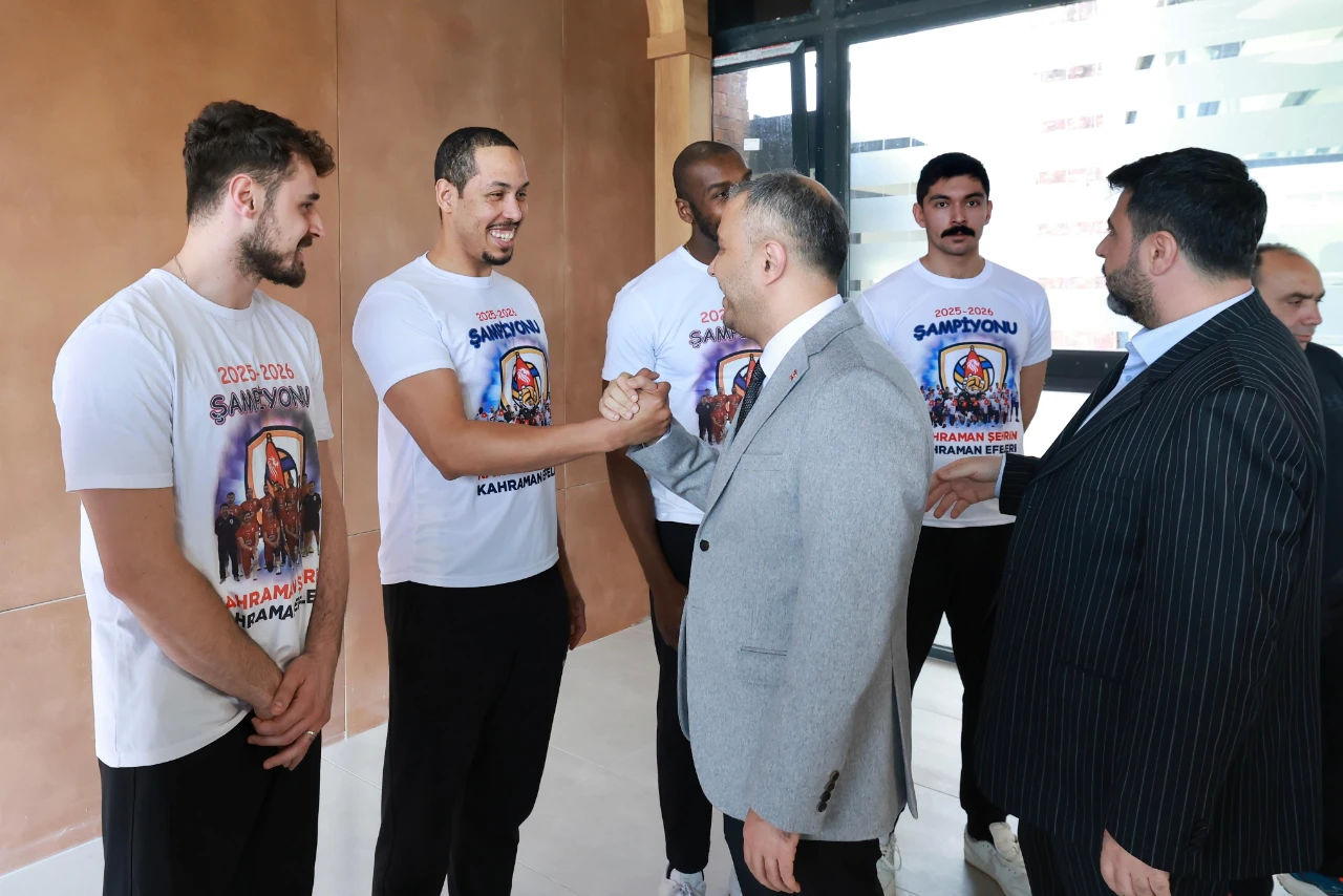 Başkan Toptaş Şampiyon Onikişubat Belediyespor Ile Buluştu (1)