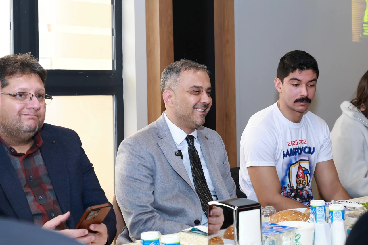 Başkan Toptaş Şampiyon Onikişubat Belediyespor Ile Buluştu (2)-1