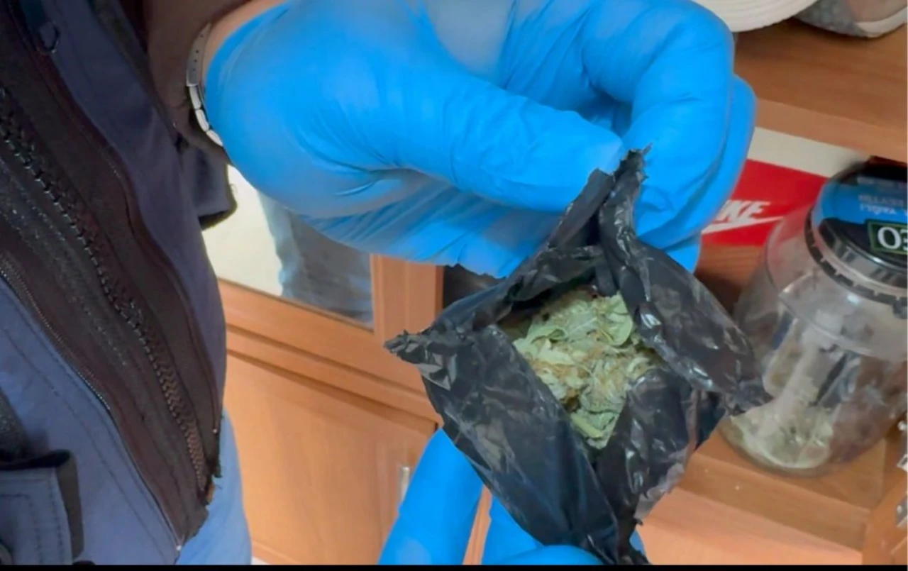 Bir Evde Yasaklı Madde Imalathanesi Ortaya Çıkarıldı (5)