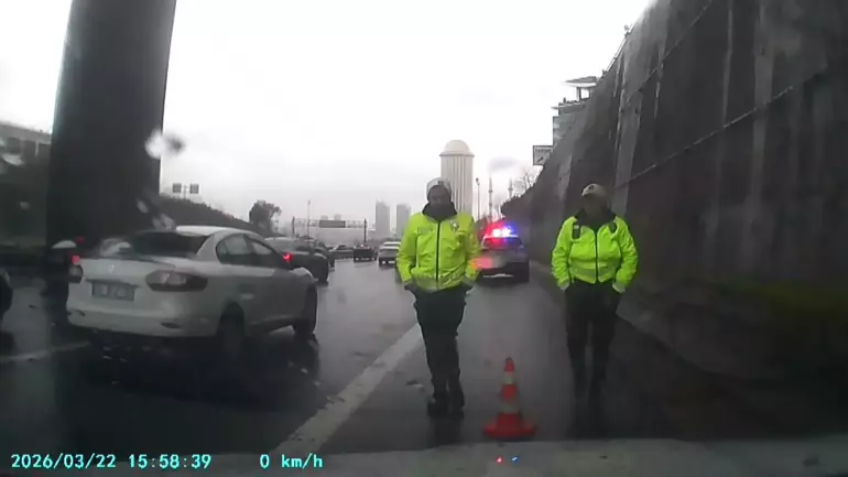 Boğazına Şeker Kaçan Sürücüyü Kurtaran Polis Konuştu (1)