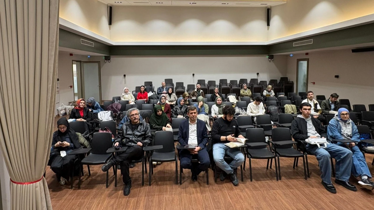 Burhan Sakallı Ve Mustafa Köneçoğlu Edebiyatseverlerle Buluştu (1)