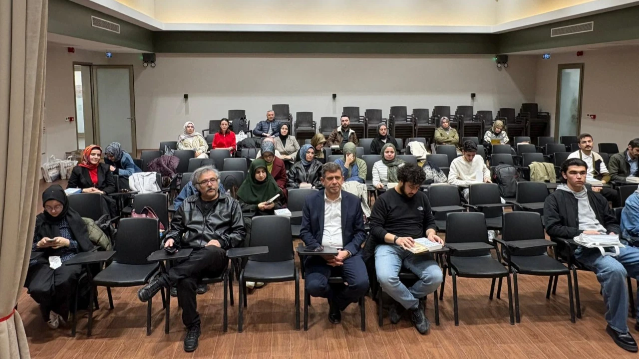 Burhan Sakallı Ve Mustafa Köneçoğlu Edebiyatseverlerle Buluştu (3)