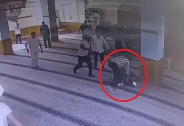 Camide Komşusunu Bıçaklayıp Öldüren Sanığa 16 Yıl Hapis (2)