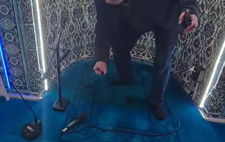 Cezaevinden Izinli Çıktı, Girdiği 3 Camideki Ses Sistemlerini Sopayla Kırıp Söktü (2)