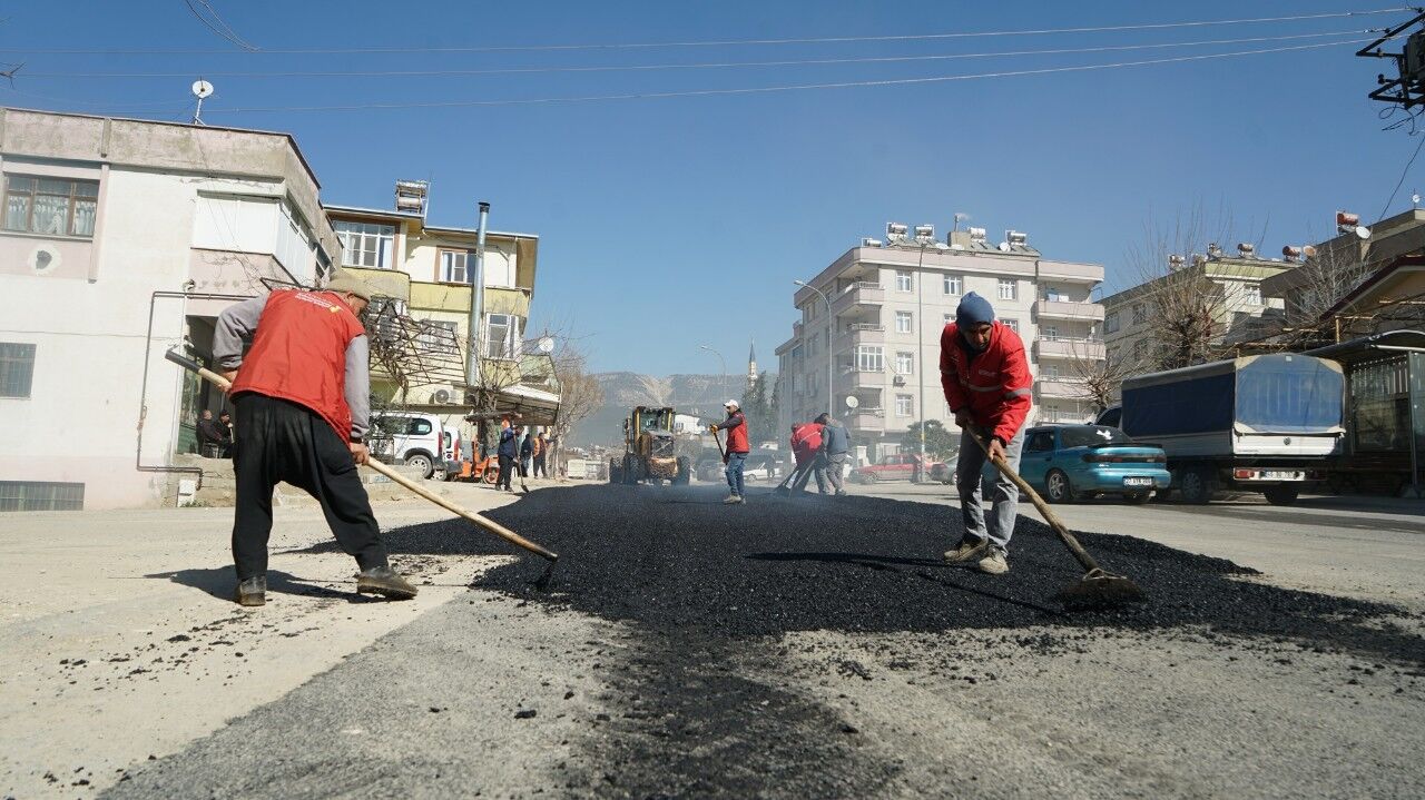 Dulkadiroğlu Ve Onikişubat’ta Asfalt Çalışmaları Devam Ediyor (1)