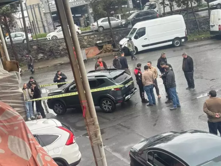 Eşiyle Ilişkisi Olduğunu Öne Sürdüğü Kişiyi Öldürüp Kaçtı (2)