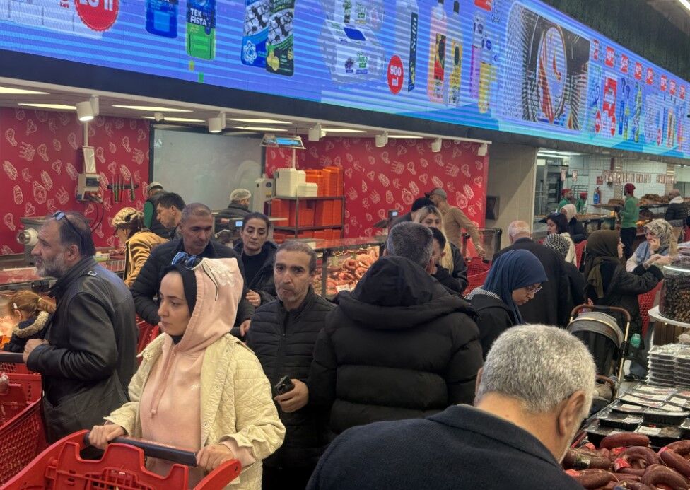 Et Fiyatlarındaki Yarı Yarıya Düşüş Vatandaşı Markete Koşturdu