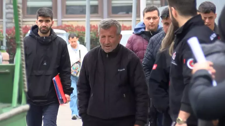 Fatih'te Çöken Binada Hayatını Kaybeden Kadının Cenazesi Ailesine Teslim Edildi (1)