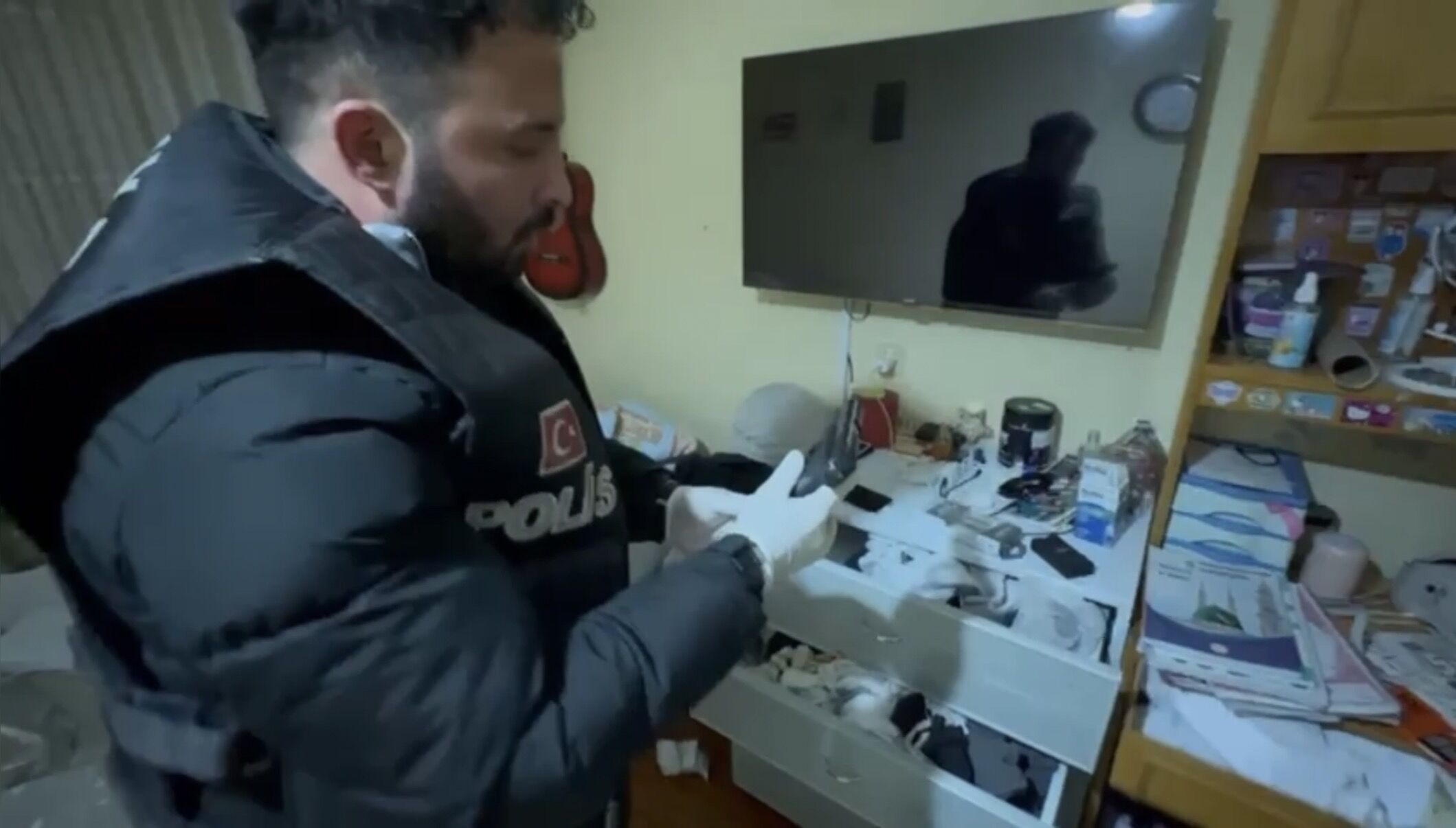 I S T A N B U L S A R I Y E R’ D E S I L A H L A H A V A Y A A T E 1201438 357293