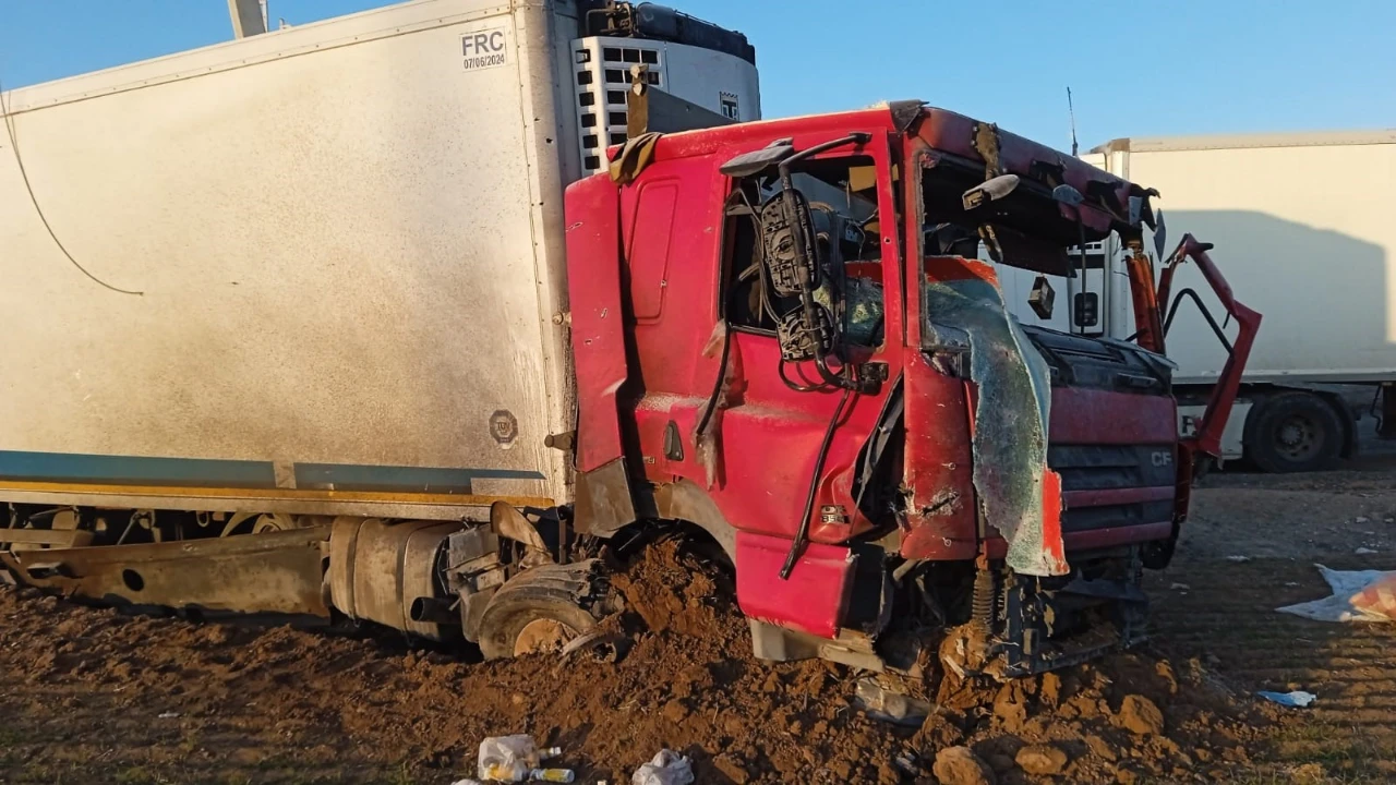 İran’da Düşen Füzenin Tır Şoförünün Öldüğü Anın Görüntüleri Ortaya Çıktı (2)