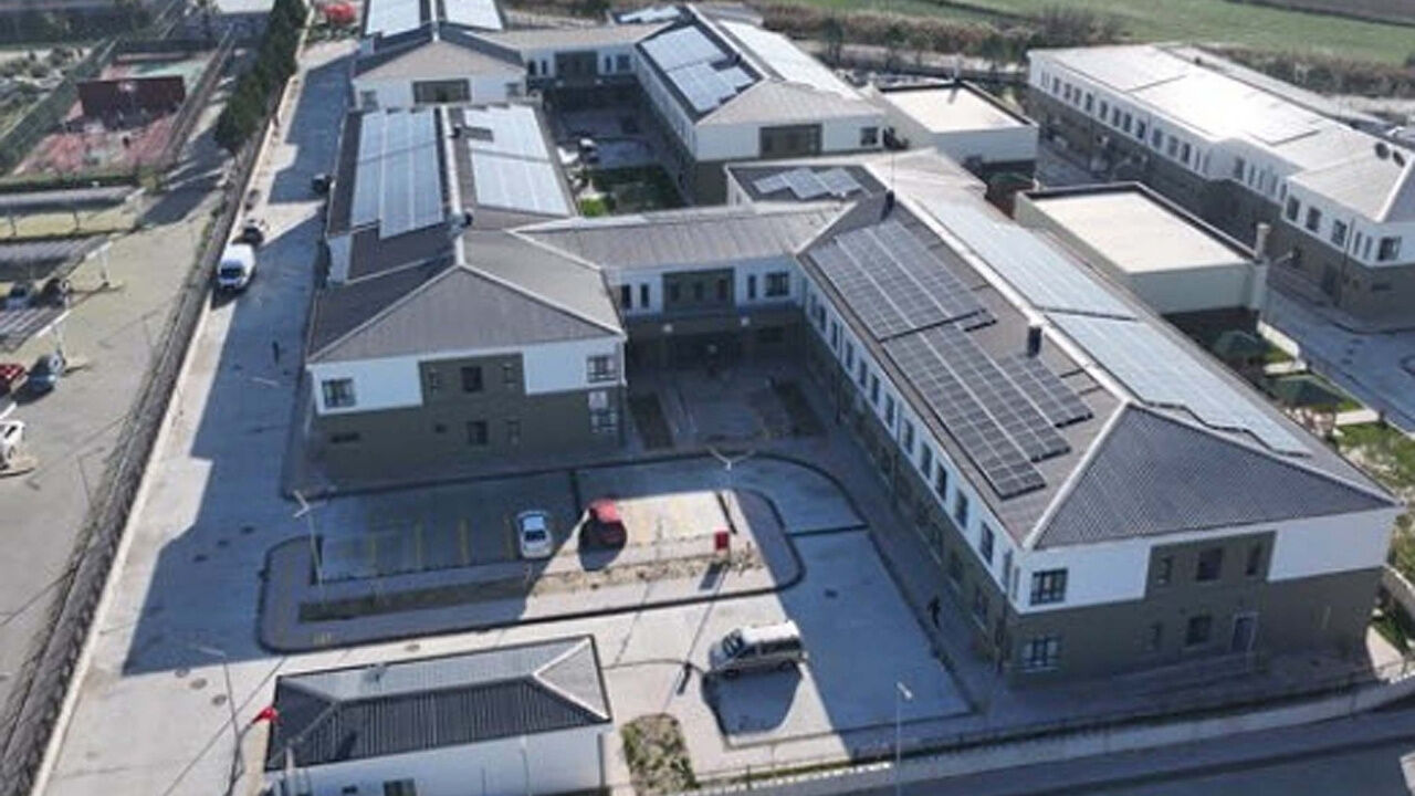 İzmir'de kız yurduna giren şüpheli şahıs tutuklandı!