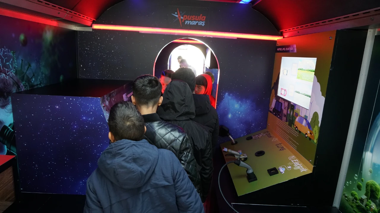 Kahramanmaraş Bilim Otobüsü Çocuklarla Buluştu (3)