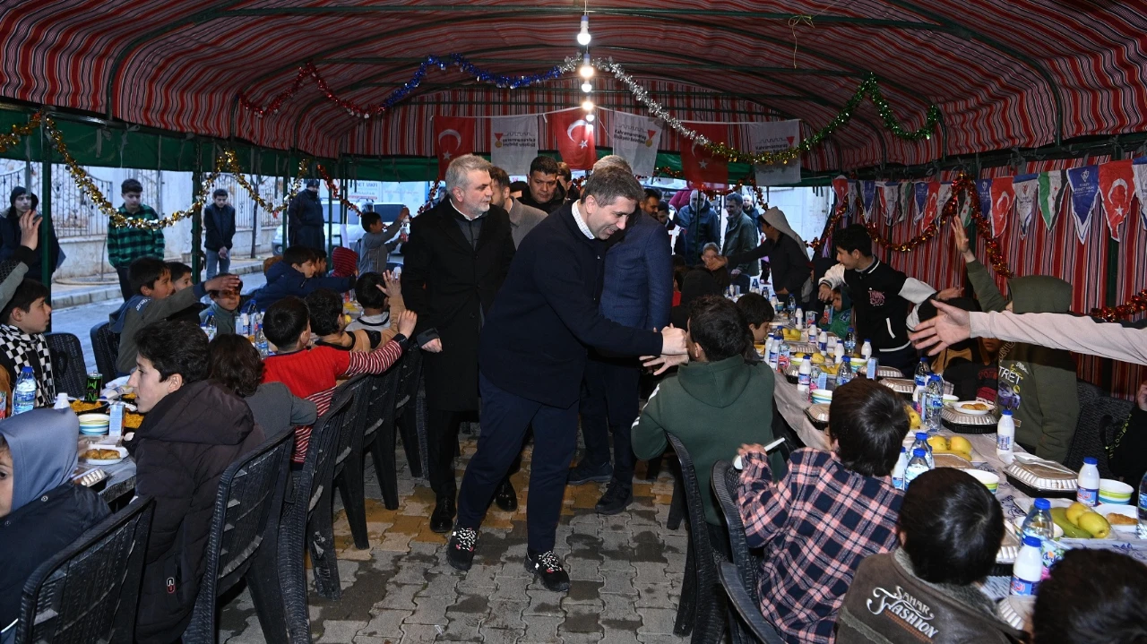 Kahramanmaraş Büyükşehir’den İdlib’e Iftar Sofrası! (5)
