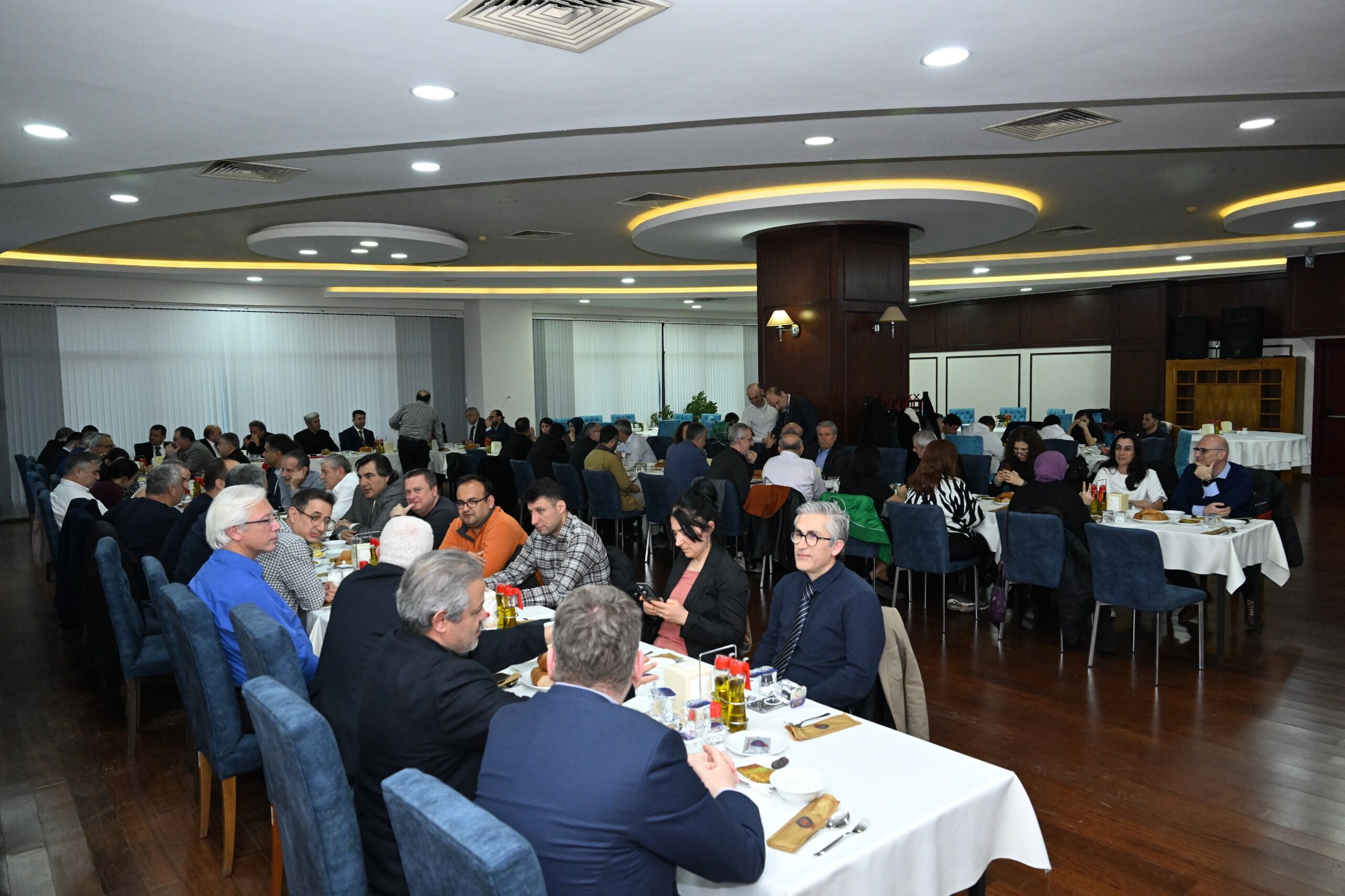 Kahramanmaraş Ksü’de Yurt Dışı Doktora Mezunları İftarda Buluştu (5)