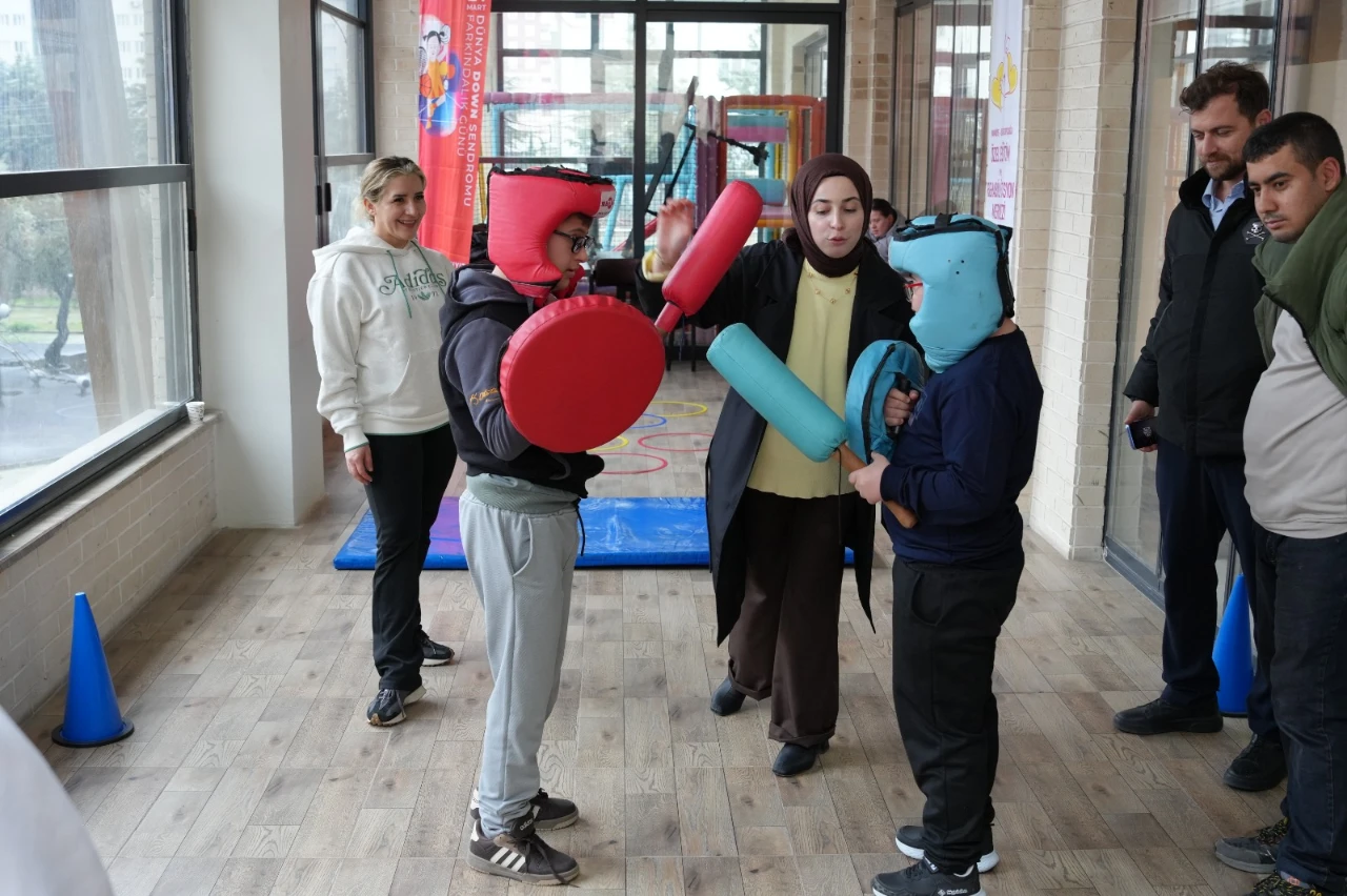 Kahramanmaraş Onikişubat’ta Down Sendromu Etkinliği! Dokmer’de Sevgi Kazandı (6)