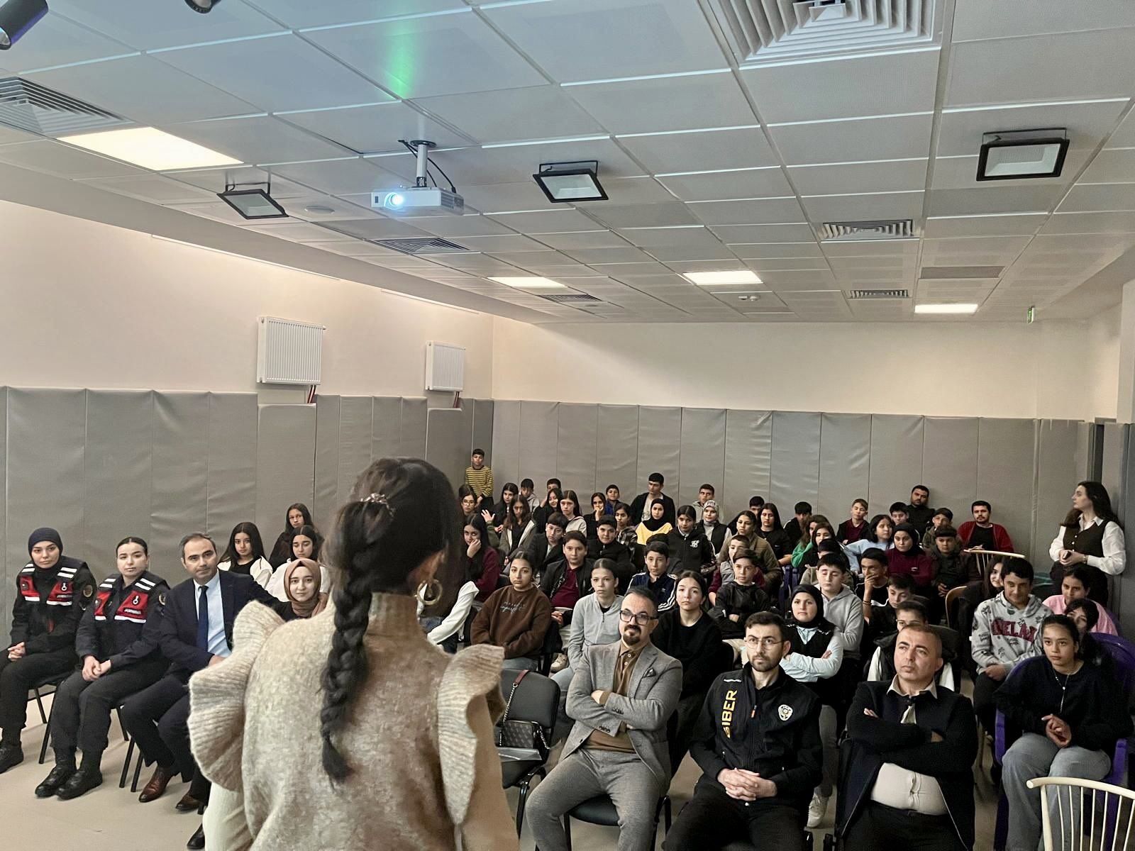 Kahramanmaraş Onikişubat’ta Öğrencilere Zorbalık Eğitimi!-1