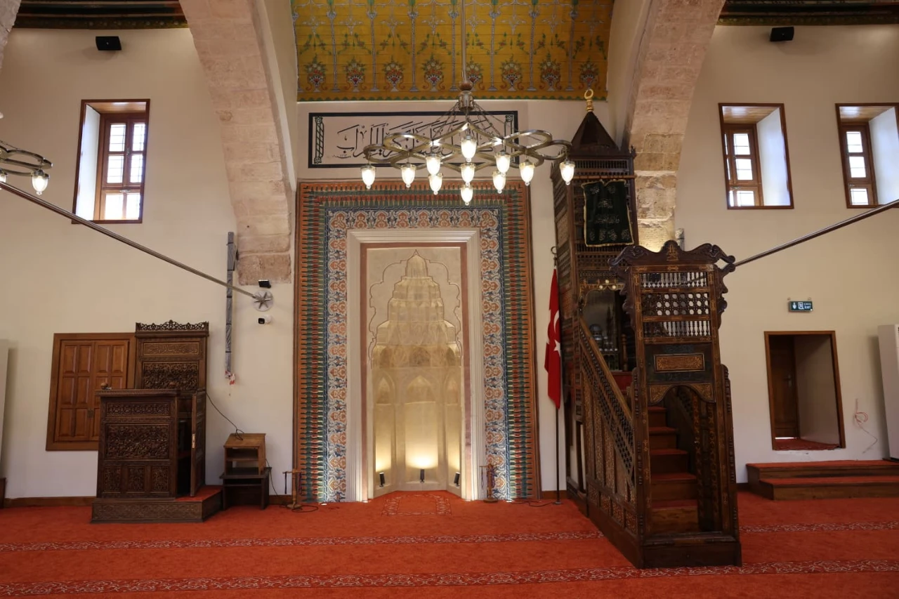 Kahramanmaraş Ulu Cami Kadir Gecesi’nde Yeniden Ibadete Açıldı (1)