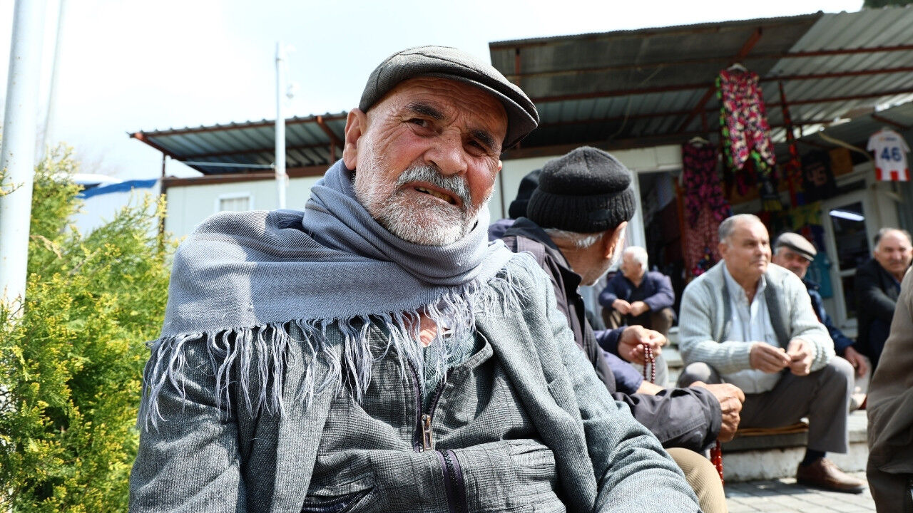 Kahramanmaraş Ulu Cami Meydanı'nda Ramazan Geleneği Emeklilerin Değişmeyen Adresi (1)
