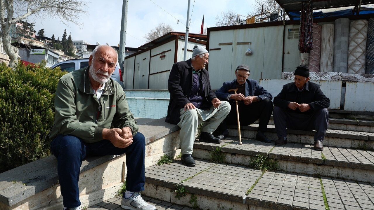 Kahramanmaraş Ulu Cami Meydanı'nda Ramazan Geleneği Emeklilerin Değişmeyen Adresi (3)