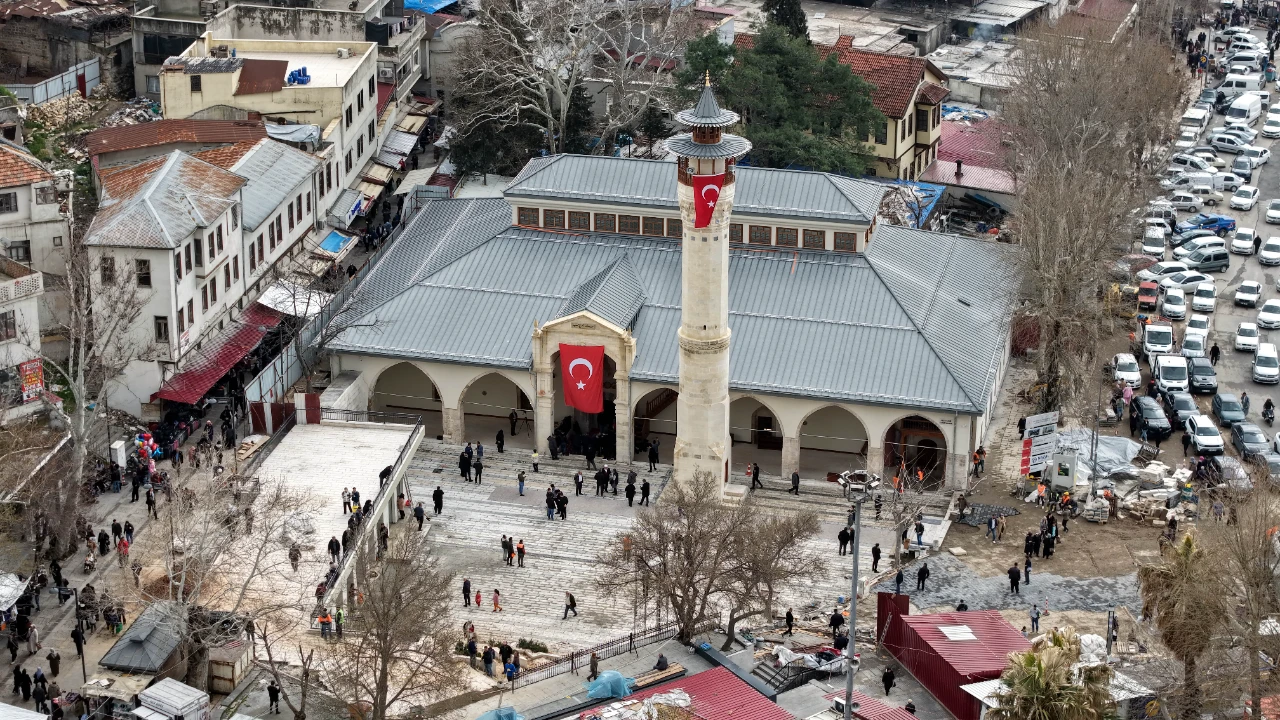 Kahramanmaraş Ulu Camii 1135 Gün Sonra Ilk Namaz Kılındıkahramanmaras’in Simgesi Ulu Camii’nde 1 1215827 361545