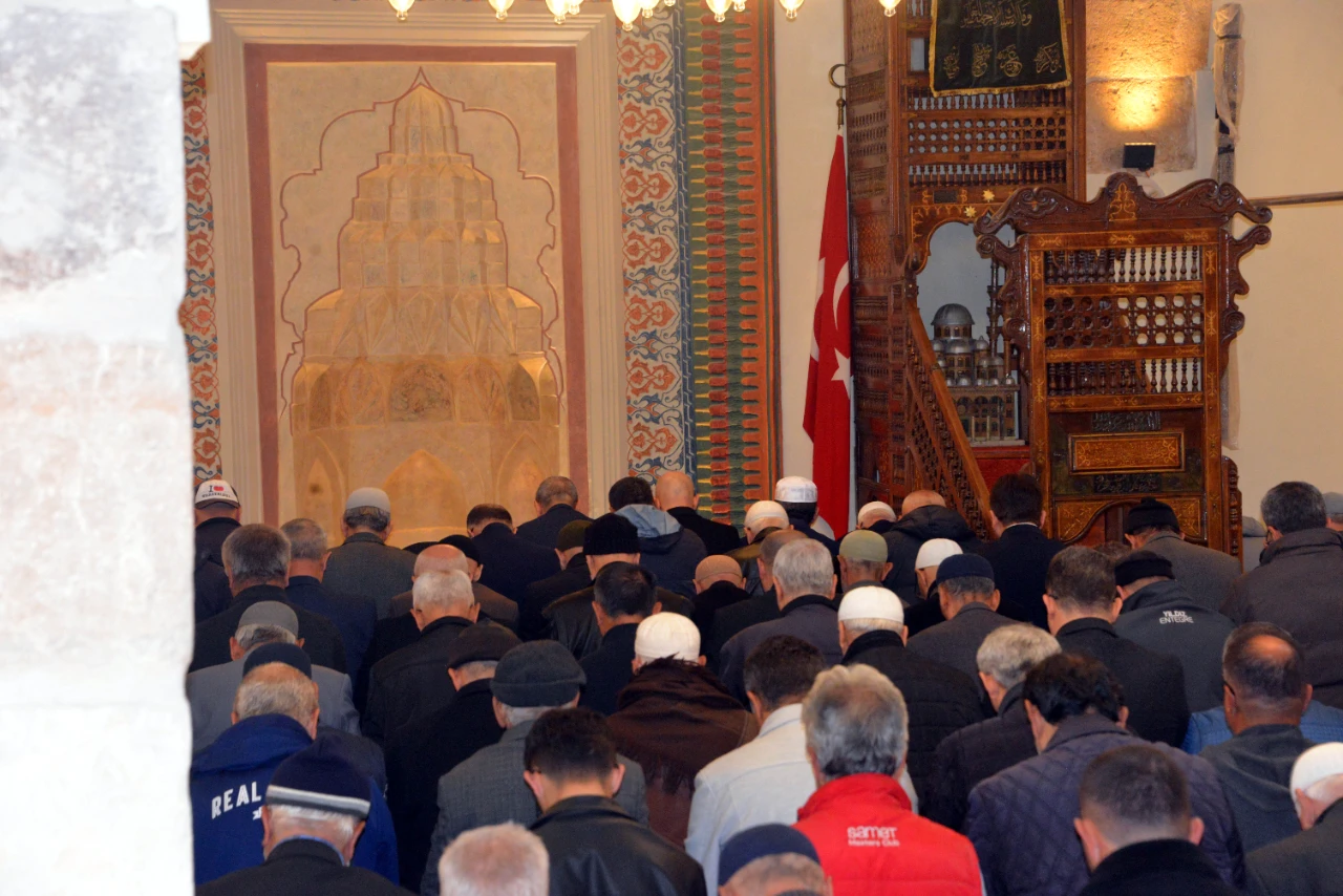 Kahramanmaraş Ulu Camii 1135 Gün Sonra Ilk Namaz Kılındıkahramanmaras’in Simgesi Ulu Camii’nde 1 1215830 361545