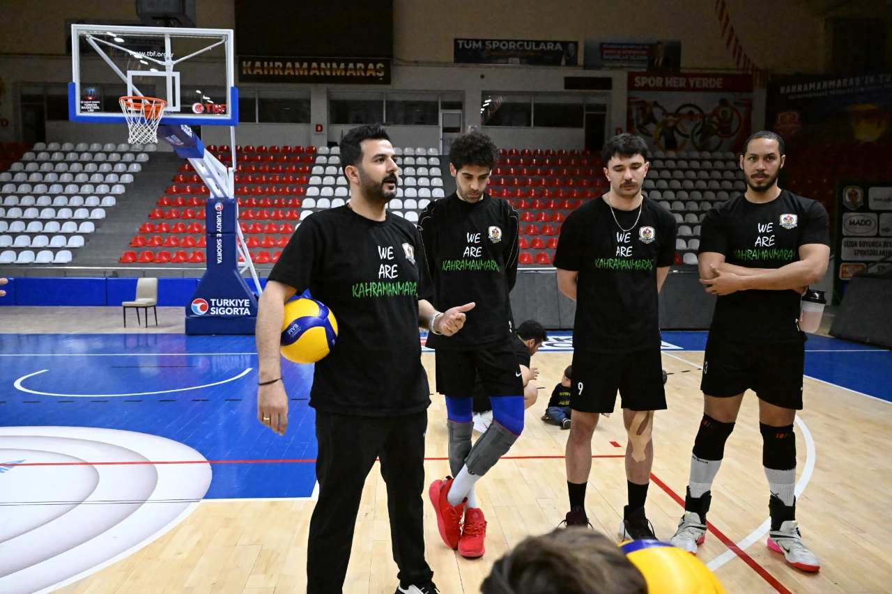 Kahramanmaraş Voleybolda Tarih Yazdı! Onikişubat Belediyespor Efeler Ligi’nde Kalıcı Olmayı Hedefliyor (1)