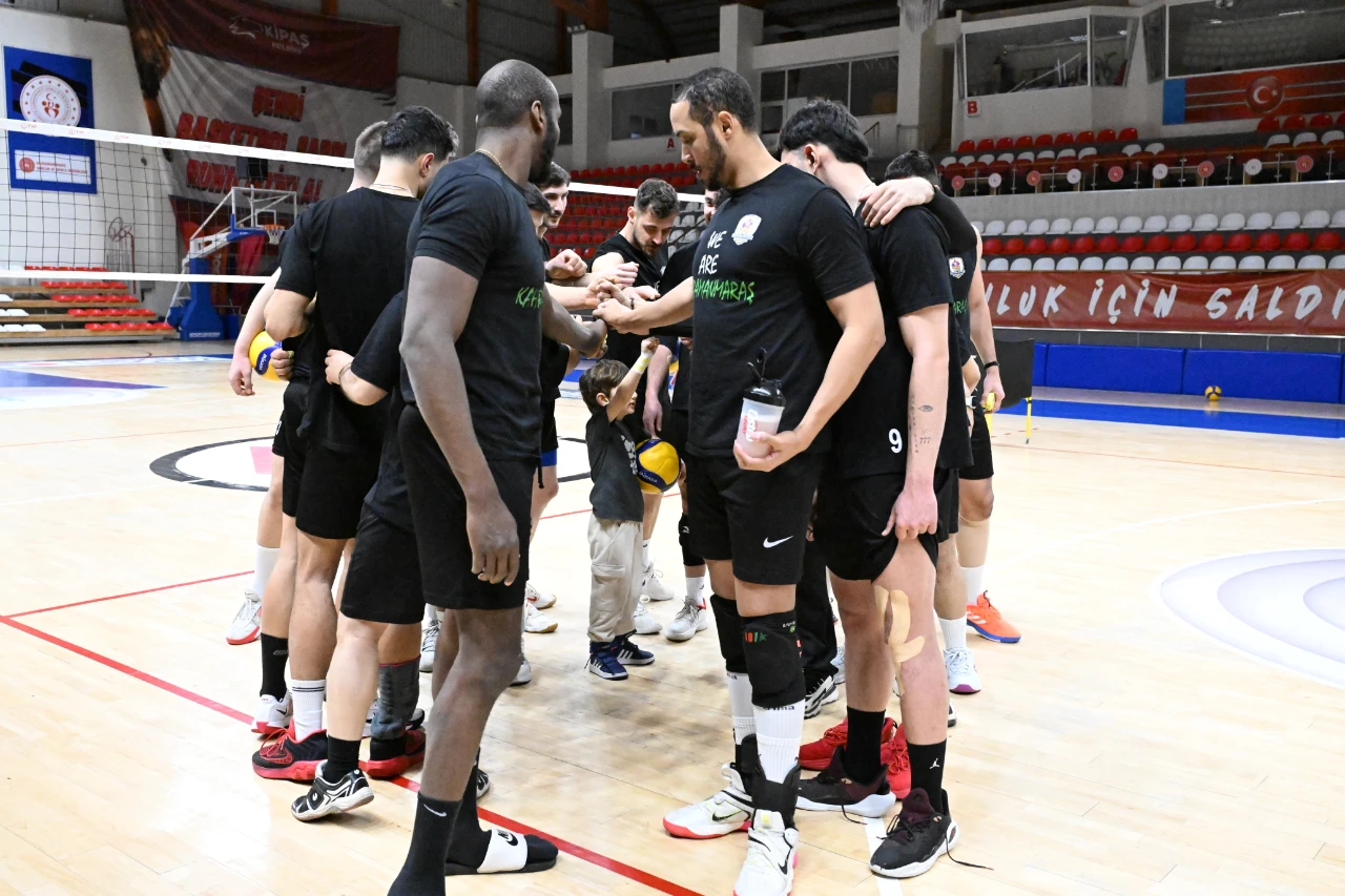 Kahramanmaraş Voleybolda Tarih Yazdı! Onikişubat Belediyespor Efeler Ligi’nde Kalıcı Olmayı Hedefliyor (4)