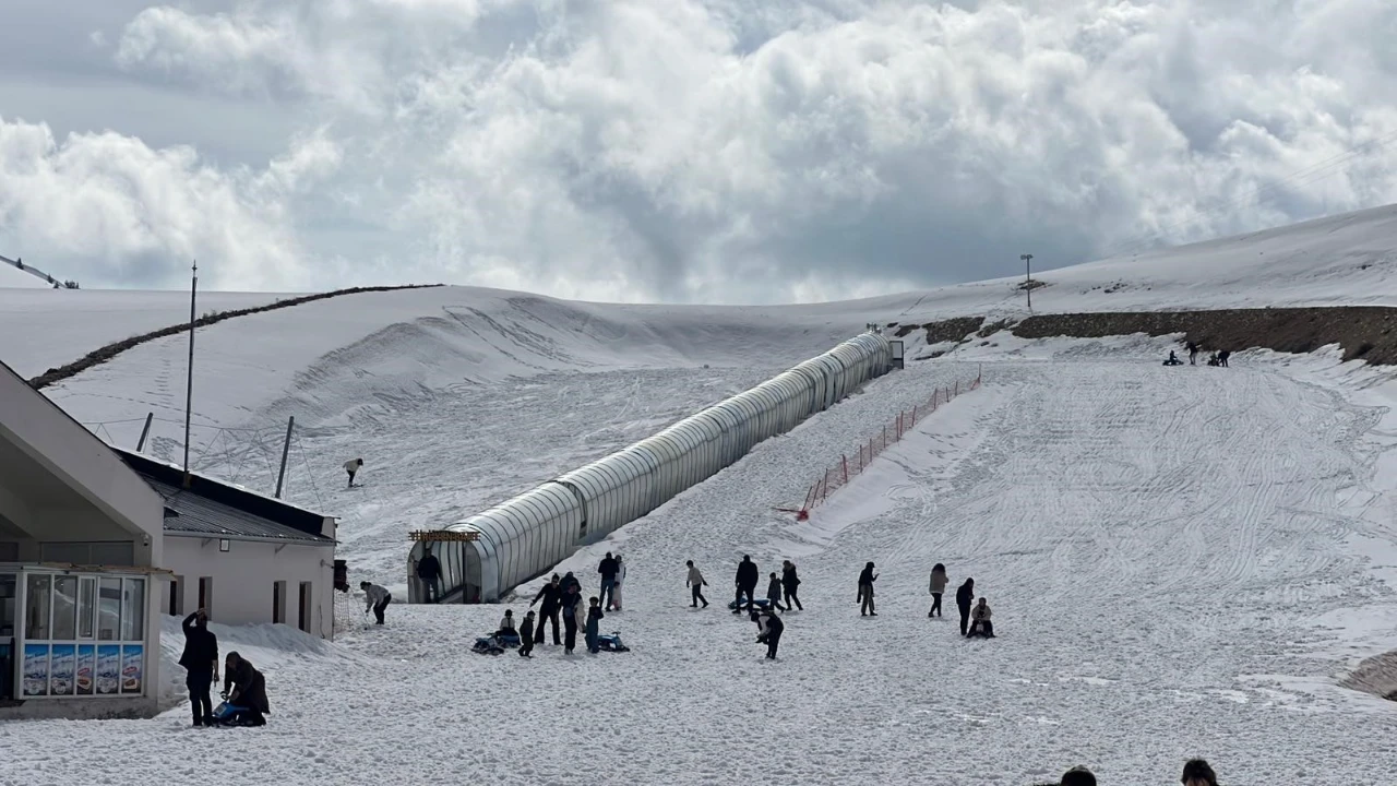 Kahramanmaraş'ın Yüksekleri Mart Karıyla Beyaza Büründü (2)