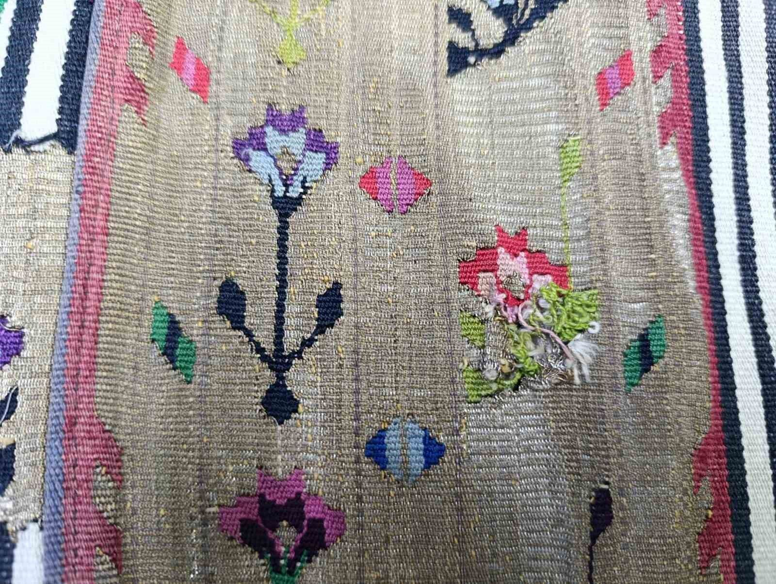 Kahramanmaraş’ta 110 Yıllık Maraş Abaları Tarihi Taş Han Çarşısı’nda Yaşıyor (1)