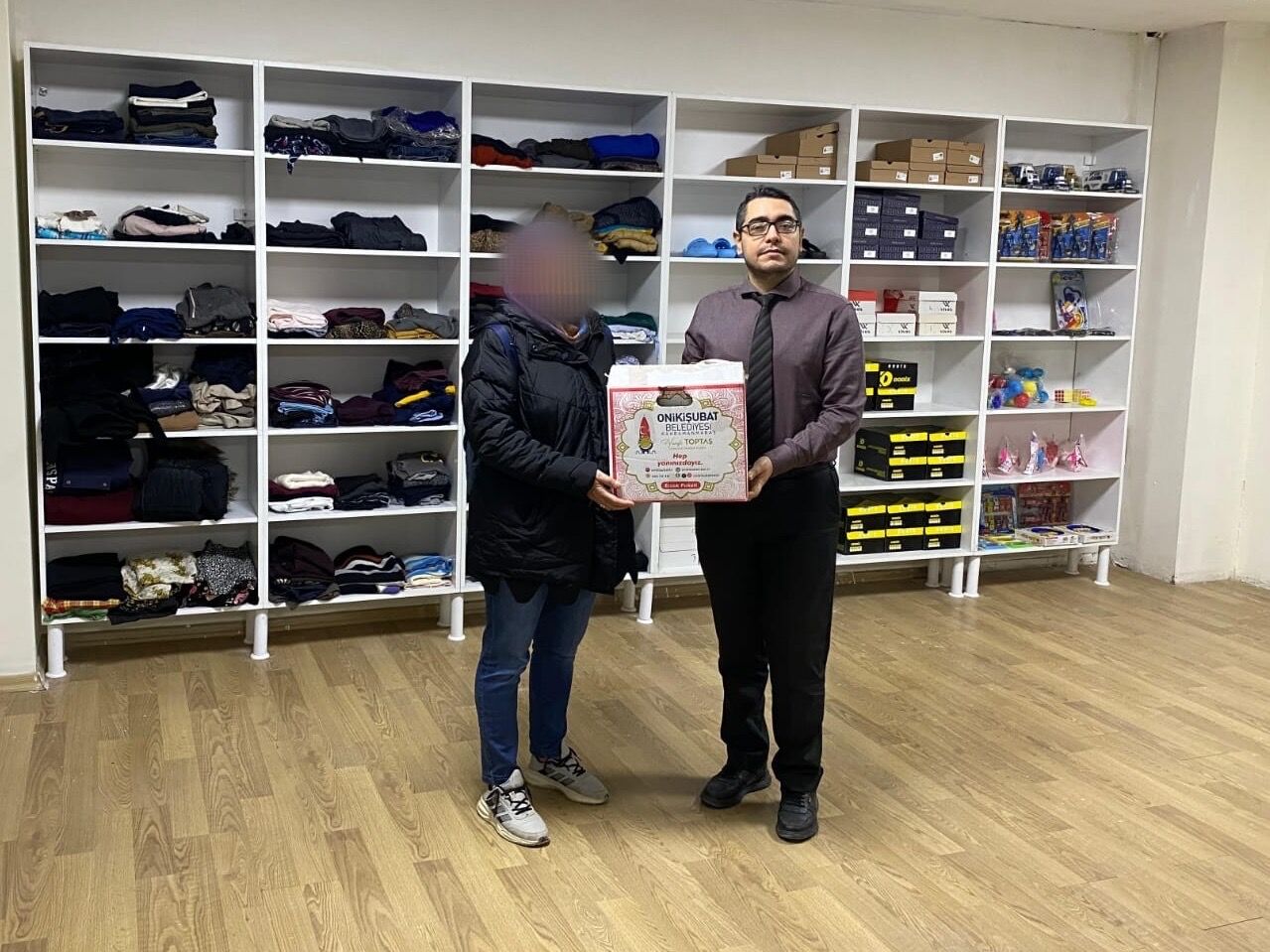 Kahramanmaraş’ta 140 gıda kolisi ve 400 yardım kartı ailelere ulaştırıldı