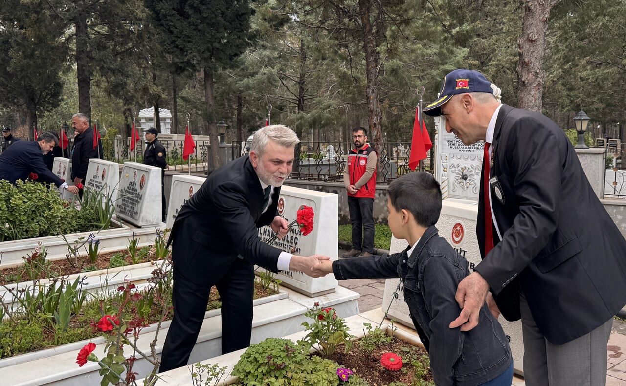 Kahramanmaraş’ta 18 Mart Töreni Şehitlerimiz Dualarla Anıldı (1)-1