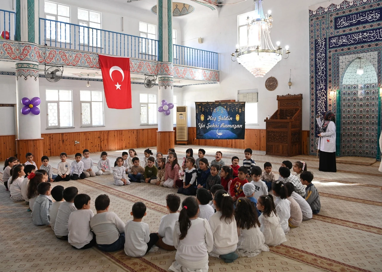 Kahramanmaraş’ta Çocuklar Tekne Orucu Heyecanı Yaşadı (1)