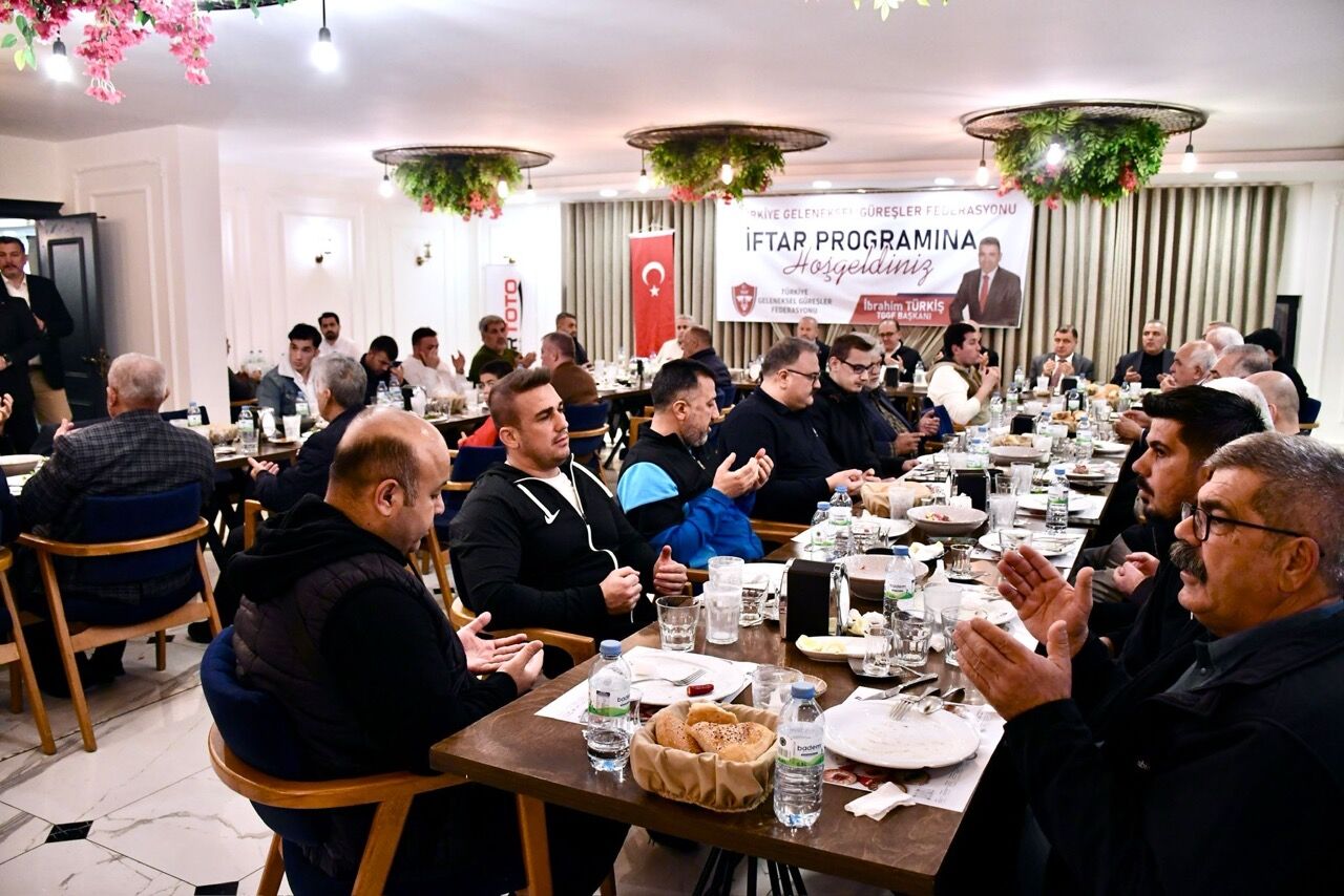 Kahramanmaraş’ta Depremde Kaybedilen Güreşçiler Anısına Yapılan Iftar Programı1