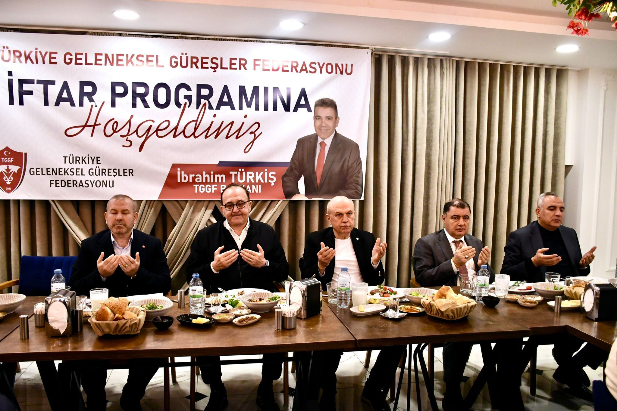 Kahramanmaraş’ta Depremde Kaybedilen Güreşçiler Anısına Yapılan Iftar Programı3