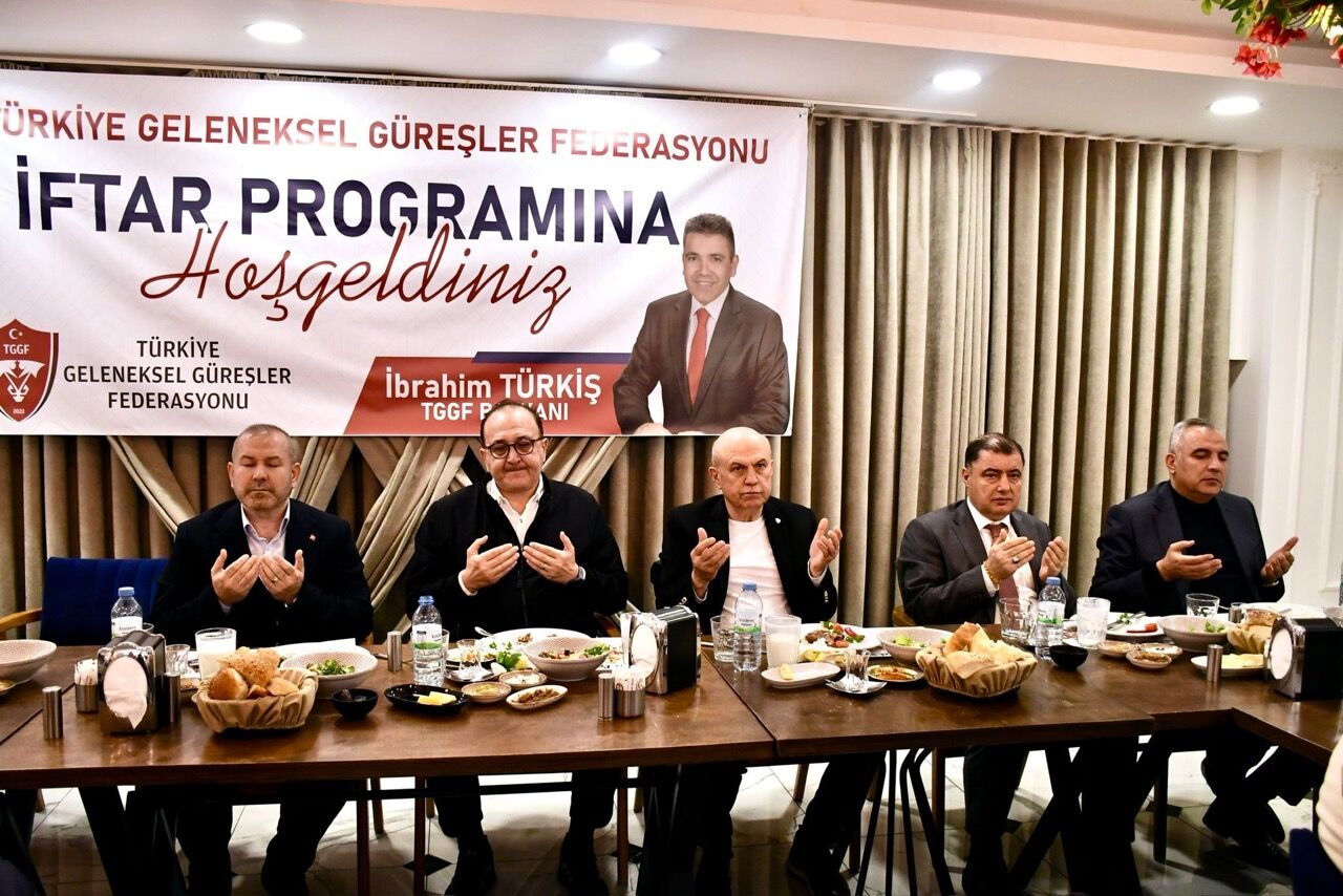 Kahramanmaraş’ta Depremde Kaybedilen Güreşçiler Anısına Yapılan Iftar Programı5