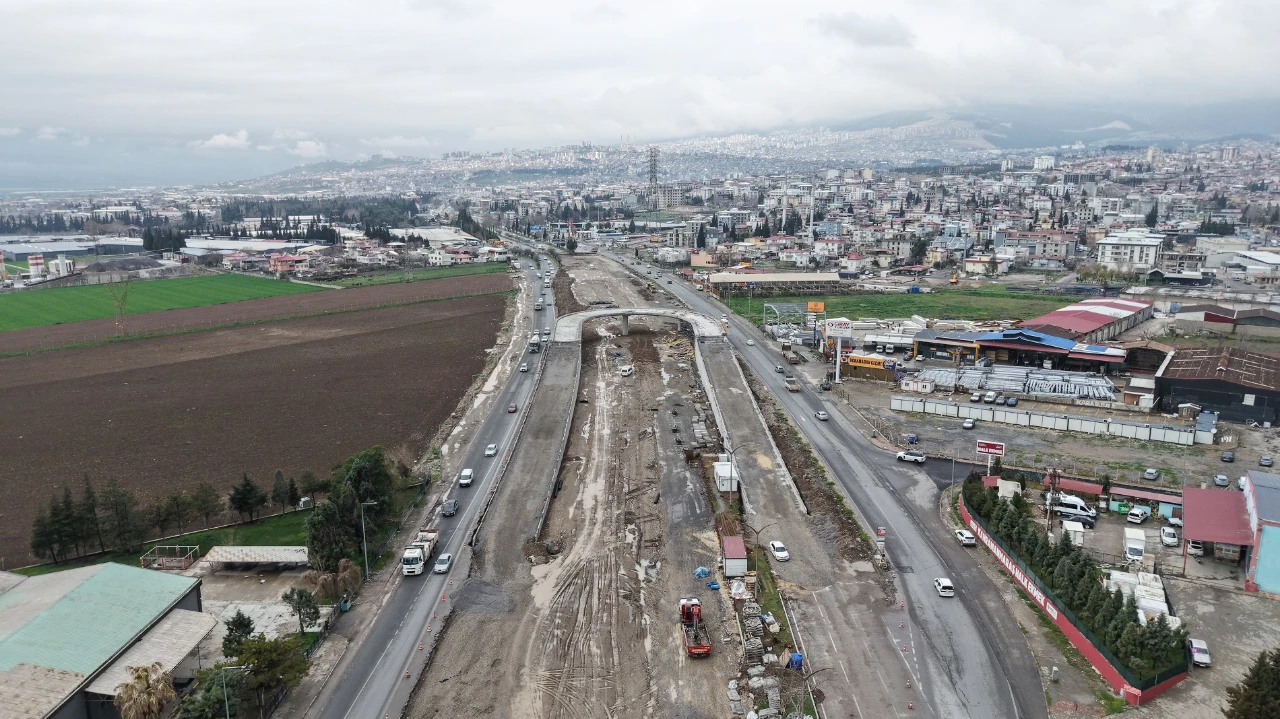 Kahramanmaraş’ta Dev Ulaşım Yatırımı Yükseliyor! Sanayi Kavşağı’nda Sona Yaklaşıldı (2)