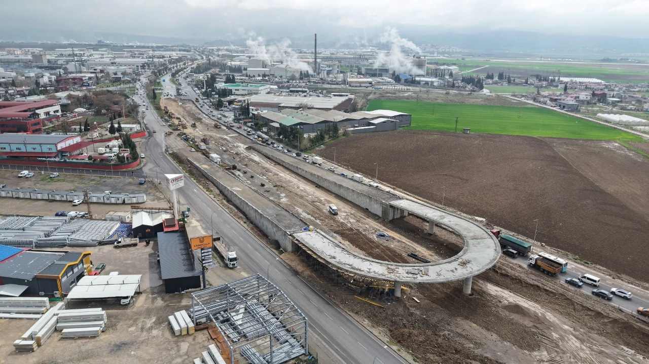 Kahramanmaraş’ta Dev Ulaşım Yatırımı Yükseliyor! Sanayi Kavşağı’nda Sona Yaklaşıldı (8)