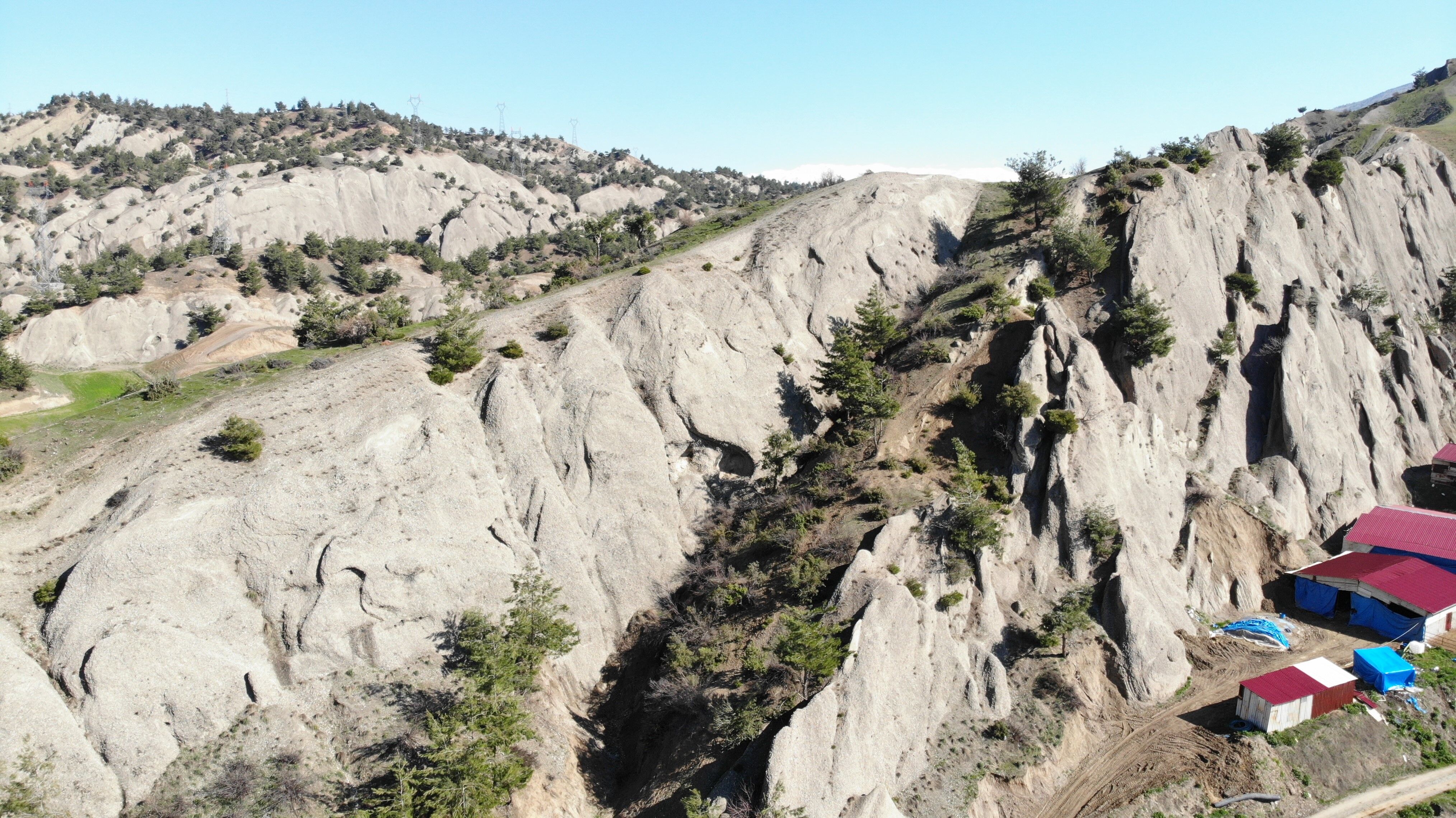 Kahramanmaraş'ta Ejderha Sırtına Benzetilen Kayalık Bölge Dron Ile Görüntülendi (5)